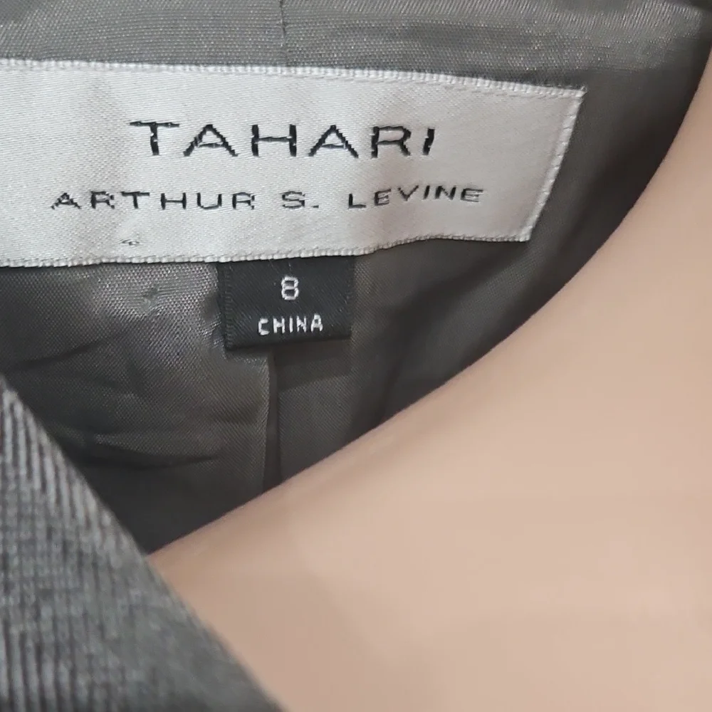 Tahari Elegant Women's Gray Blazer